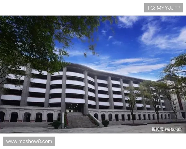 围绕双流中学足球教练工资探讨校园体育发展动力机制路径研究分析